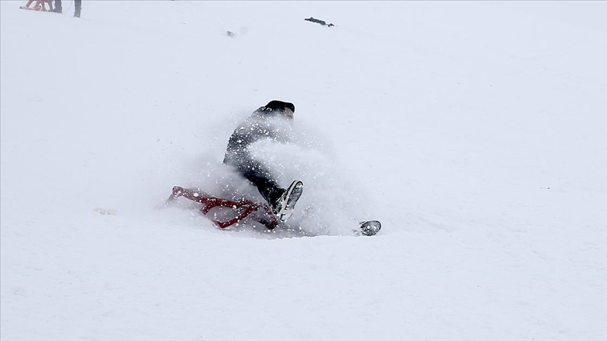 Muş Güzeldağ Kayak Merkezi 25 bini aşkın kayakseveri ağırladı