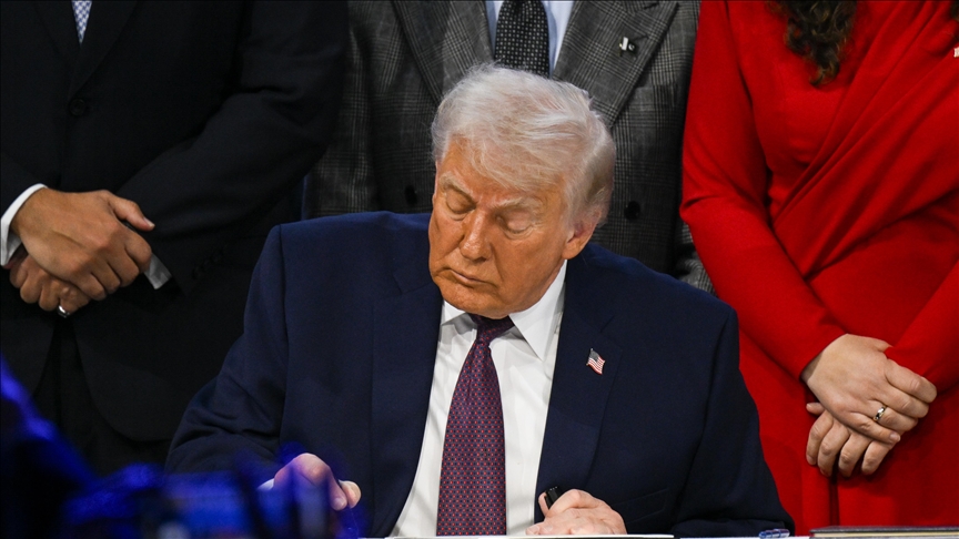 Trump says he’s planning to hold talks with Iran