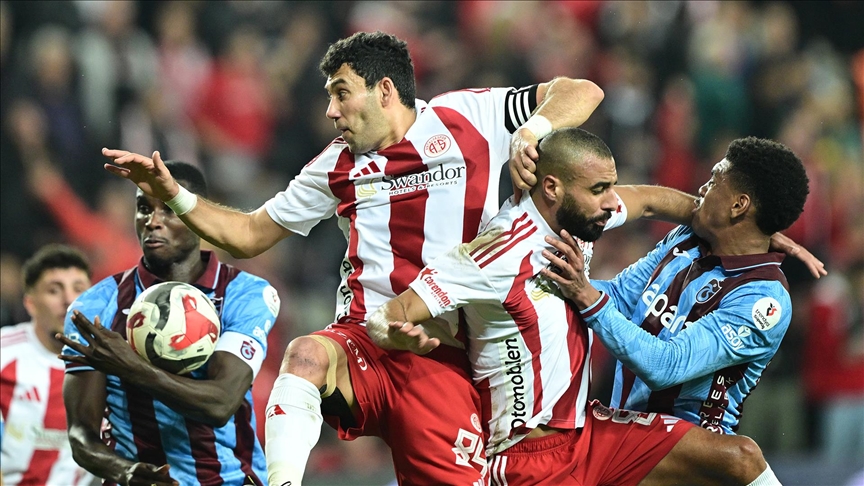 Trabzonspor, deplasmanda Antalyaspor ile berabere kaldı