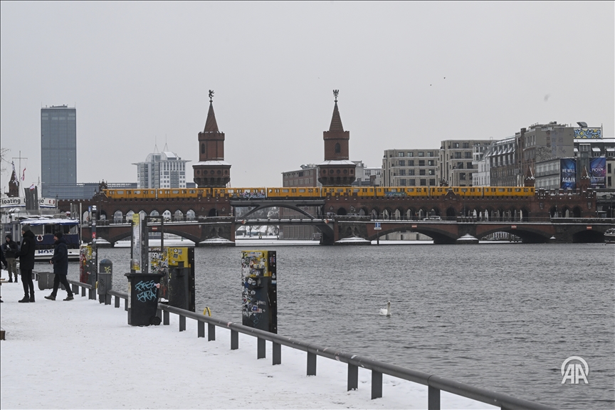 German economy posts 0.3% growth in last quarter of 2025