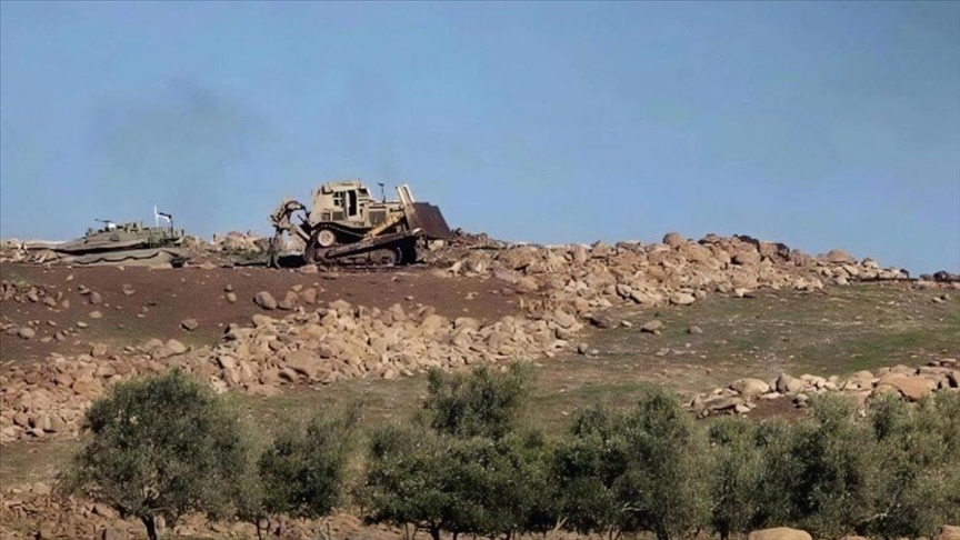 إسرائيل تقصف بالرشاشات مزارع بريف القنيطرة جنوبي سوريا