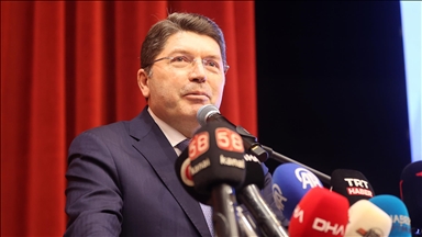 Adalet Bakanı Yılmaz Tunç: Çocuklarımızı ve gençlerimizi sanal tehlikelerden uzak tutmak hepimizin ortak görevi