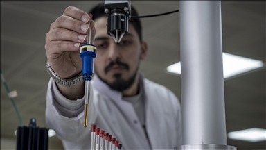 Atatürk Üniversitesinden bilim insanları Erzurum'da ilaç ham maddesi üretiyor