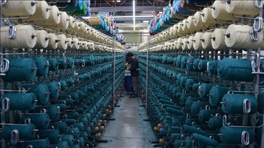 Japonya'daki Türk nişanesi Tokyo Camisi'nin yeni halıları Demirci'de dokundu