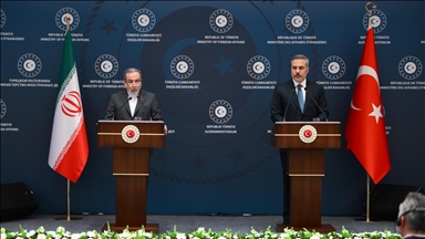 فيدان: تركيا تعارض أي تدخل عسكري ضد إيران 