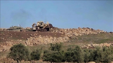 إسرائيل تقصف بالرشاشات مزارع بريف القنيطرة جنوبي سوريا