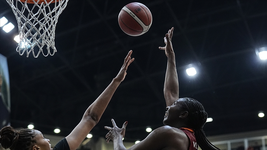 Halkbank Kadınlar Basketbol Süper Ligi'nin "zirvesinde" derbi heyecanı