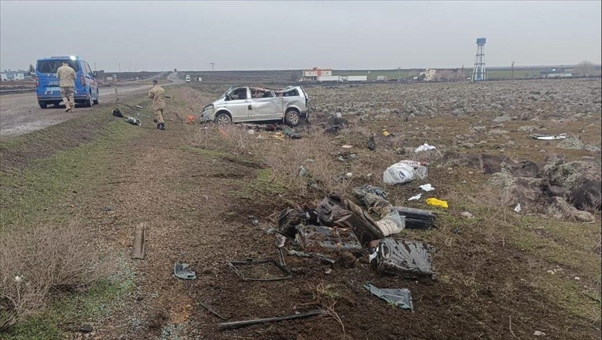 Li Şirnexê mîkrobus qulibî şerempolê 2 kes mirin û 6 kes jî birîndar bûn