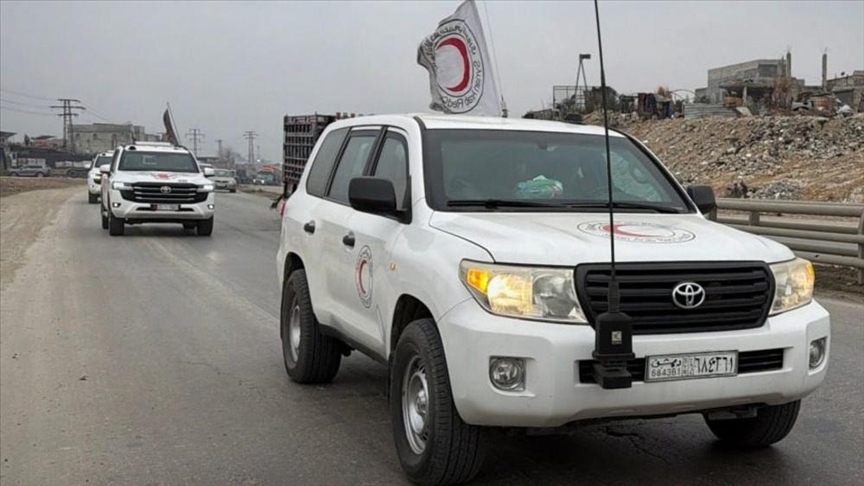 الحكومة السورية توزع مساعدات إنسانية في عين العرب