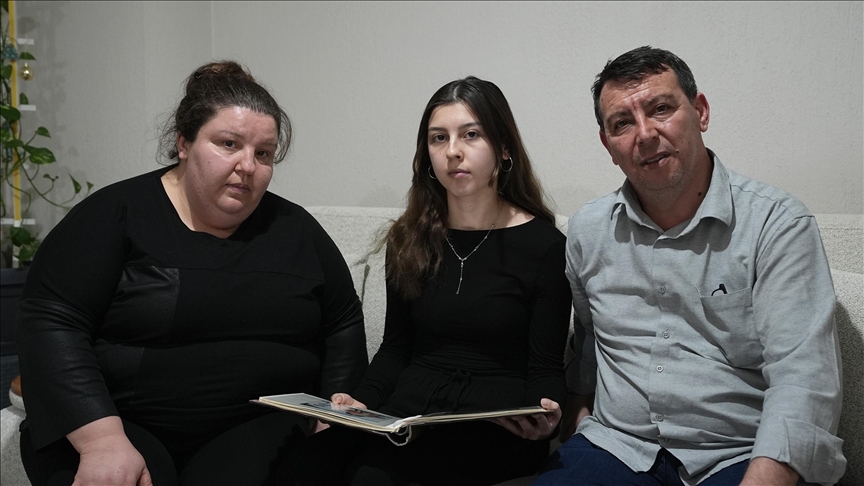 İzmir'de tramvay çarpan liseli kızın ailesi 50 gündür iyi haber bekliyor