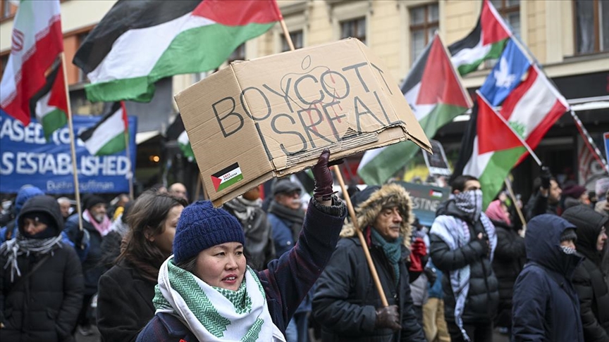 Berlin'de Filistin'e destek gösterisi düzenlendi