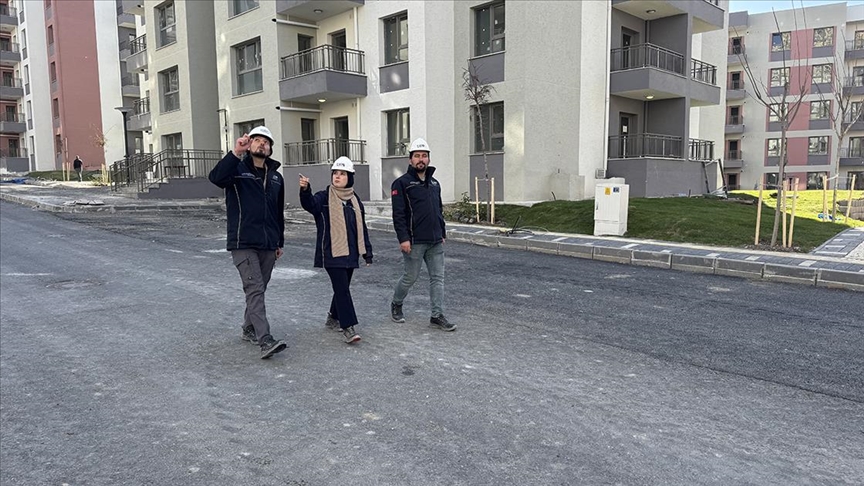 Depremzede mimar, çocukluğunun geçtiği mahalleyi yeniden inşa ediyor