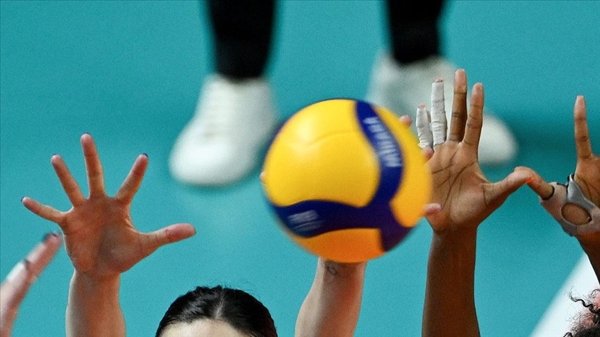 Voleybol Sultanlar Ligi'nde Galatasaray-Fenerbahçe derbisi