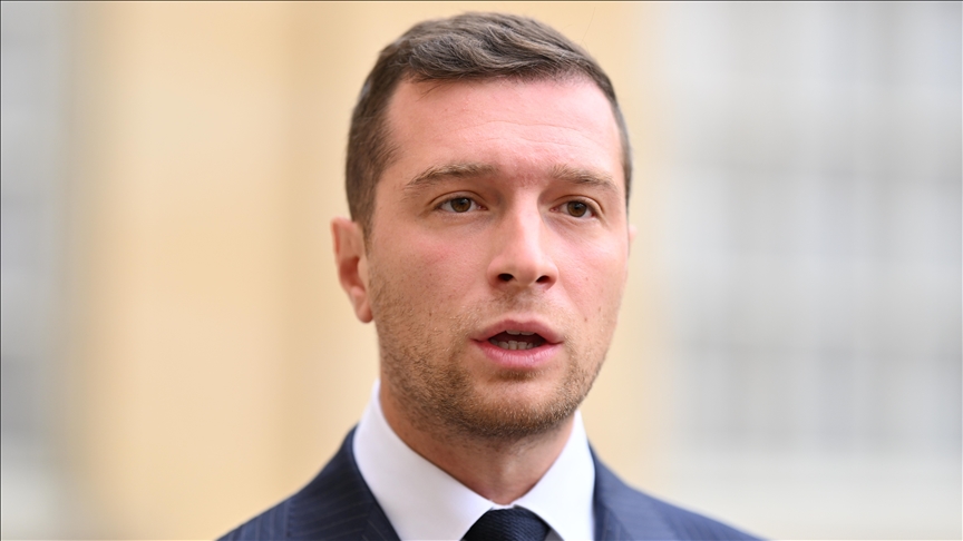 France : le président du RN dénonce un « excès migratoire » en 2025