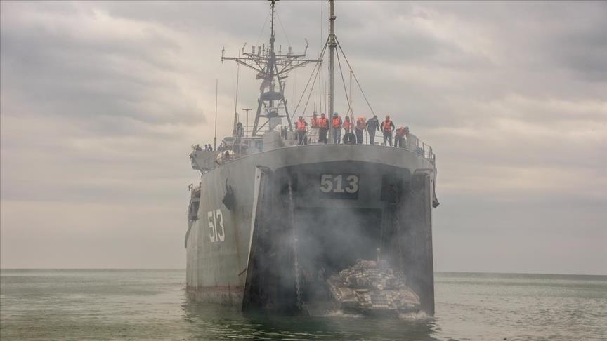 США выступили с «предупреждением по безопасности» в адрес Ирана в связи с военной активностью в Ормузском проливе