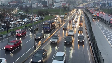 İstanbul'da akşam saatlerinde trafik yoğunluğu yüzde 80'e çıktı