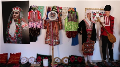 Бугарија ги чува вековните „бели невести“ - свадбениот обред „Гелина“