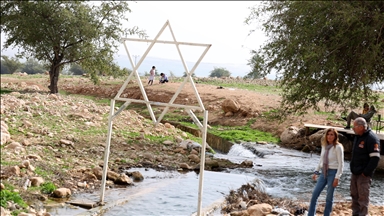 الضفة.. مستوطنون يطردون عائلات فلسطينية من قرية العوجا شمال أريحا