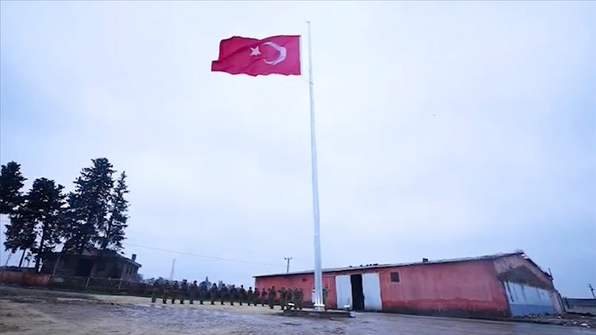Terör örgütü YPG yandaşlarının Türk bayrağına saldırdığı alan, hudut karakolu sınırları içerisine alındı