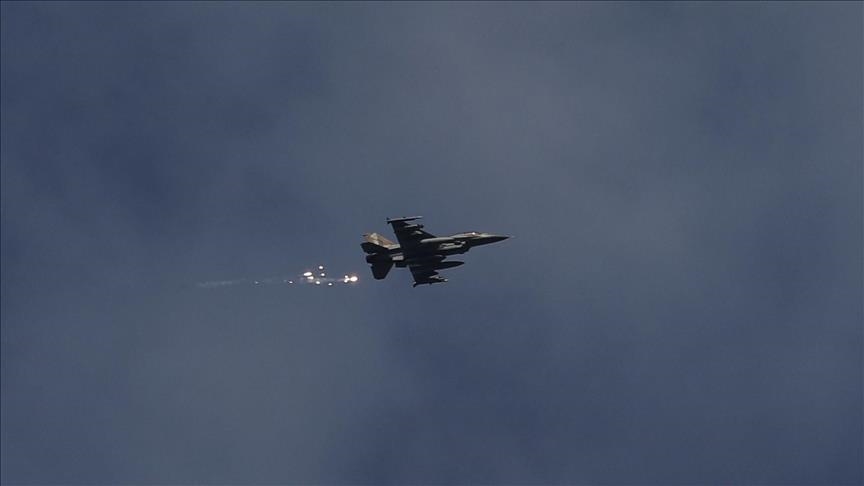 إسرائيل تقتل فلسطينيا وسط القطاع وتنفذ عملية نسف بمدينة غزة 