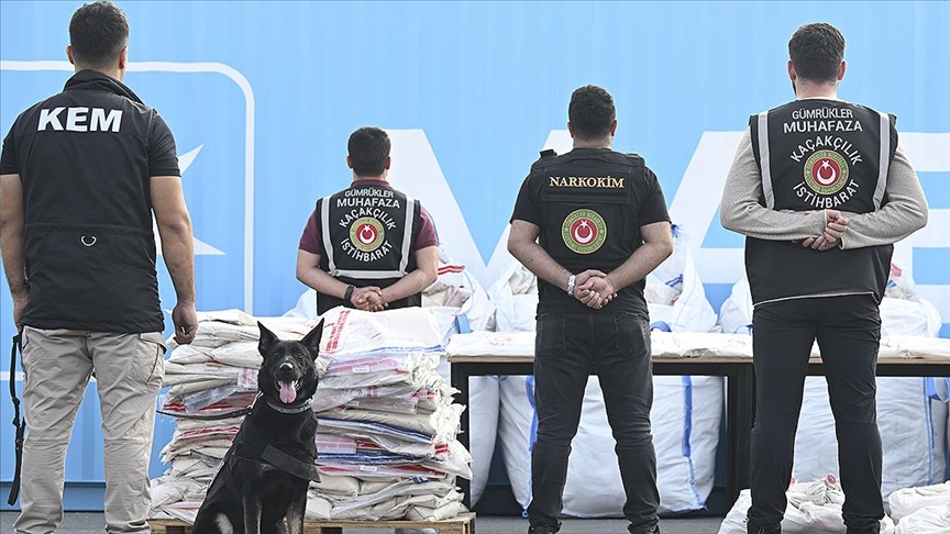 Gümrükler Muhafaza ekipleri, İstanbul Havalimanı ve İskenderun Limanı'nda uyuşturucu ele geçirdi