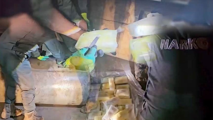 Bakan Yerlikaya'dan Şırnak'ta ele geçirilen 142 kilogram sentetik uyuşturucuya ilişkin paylaşım