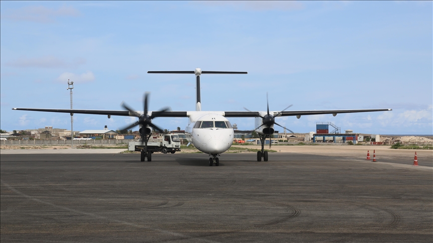 Somali central gov't bars planes carrying security personnel from semi-autonomous regions from landing