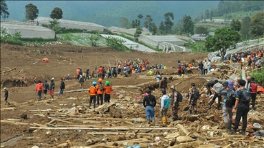 Search for 10 missing in Indonesia landslide enters 9th day, death toll climbs to 70