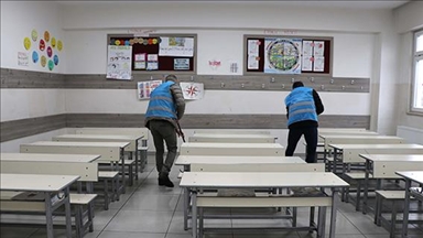 Okullar yükümlülerin çalışmasıyla yarıyıl tatilinde temizlendi