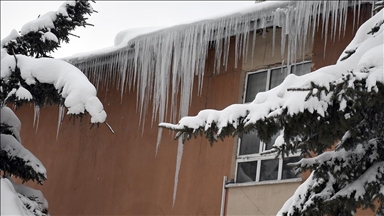 Kars, Tunceli ve Ardahan'da kar ve soğuk hava etkisini sürdürüyor