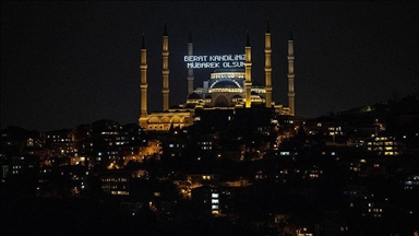 Qendîla Beratê ya ku mizgîniya Remezanê dide wê sibê bê pîrozkirin