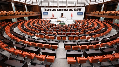 TBMM, trafik cezalarının artırılmasına yönelik düzenlemeleri de içeren kanun teklifini görüşmeye devam edecek