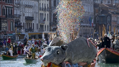 Karneval u Veneciji otvoren vodenom paradom na Velikom kanalu