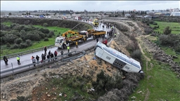 Antalya'da devrilen yolcu otobüsündeki 8 kişi hayatını kaybetti, 26 kişi yaralandı