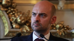 France: lorsque Jean-Noël Barrot « cherche colonne vertébrale pour Jordan Bardella »