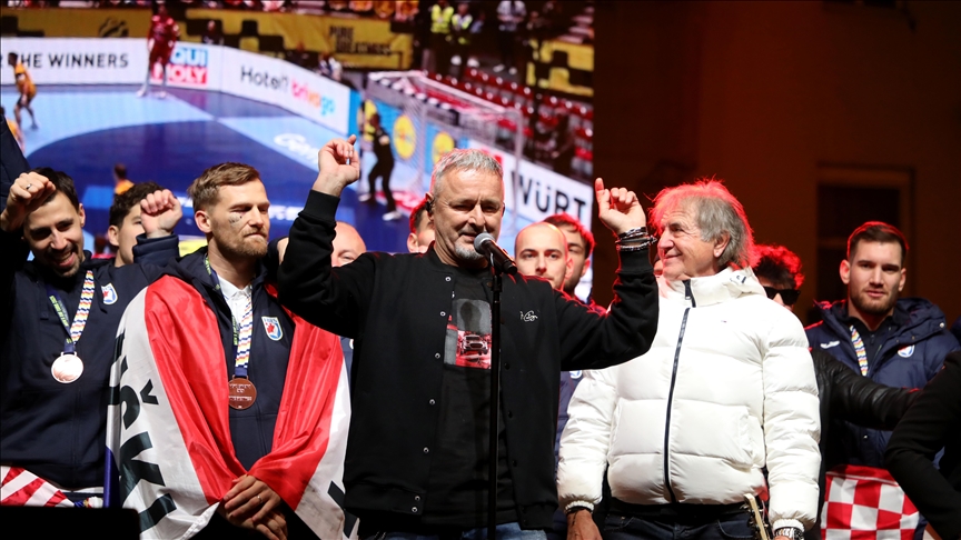 Rukometaši Hrvatske dočekani u Zagrebu uz nastup kontroverznog Thompsona uprkos zabrani gradske uprave