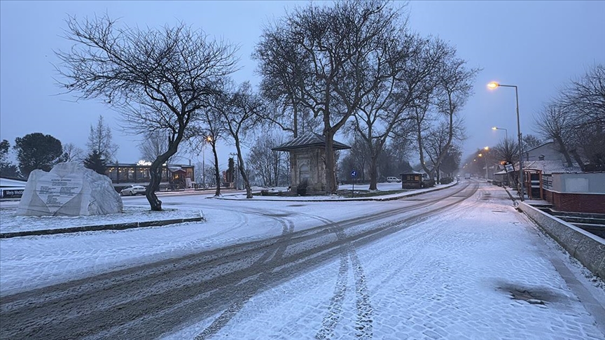 Bazı illerde kar etkili oluyor