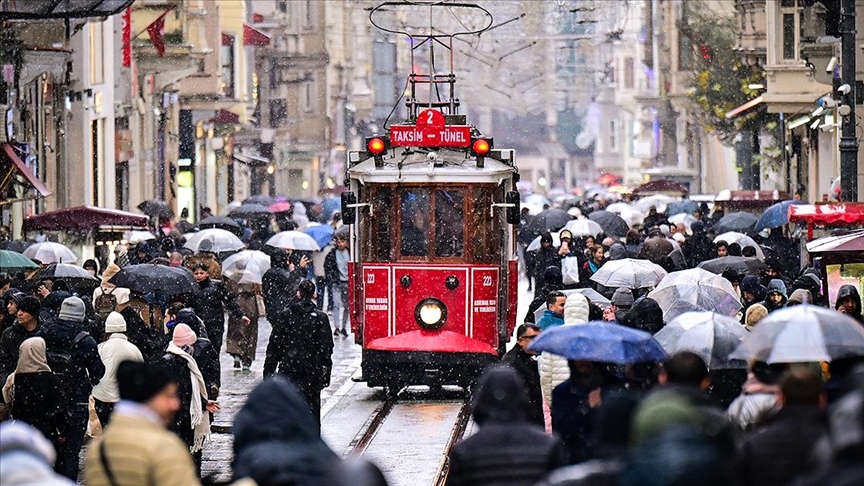 İstanbul için karla karışık yağmur ve kar uyarısı
