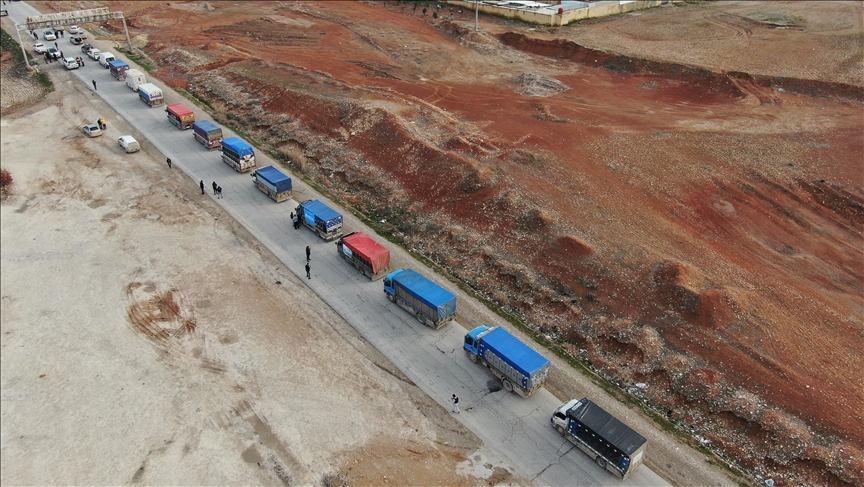 هێزە ئەمنییەکانی سووریا بە یاوەری کاروانێکی یارمەتی مرۆیی چوونە ناو گوندی شیوخ لە کۆبانێ