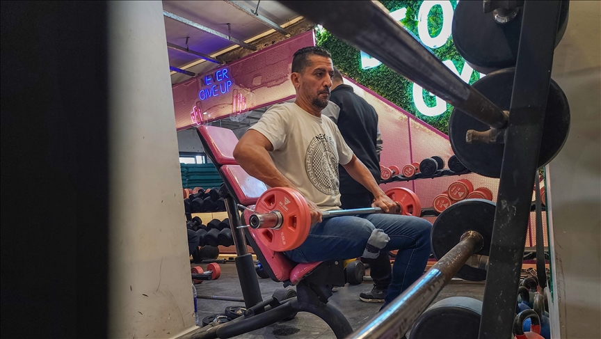 İsrail saldırısında bacağını kaybeden Filistinli antrenör, sporla hayata tutunuyor