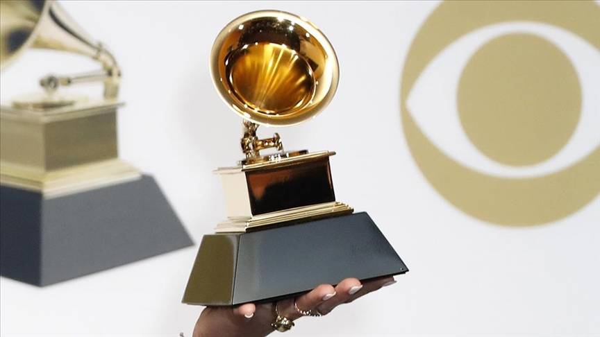 Grammy Awards : Bad Bunny et Billie Eilish évoquent la politique migratoire aux États-Unis