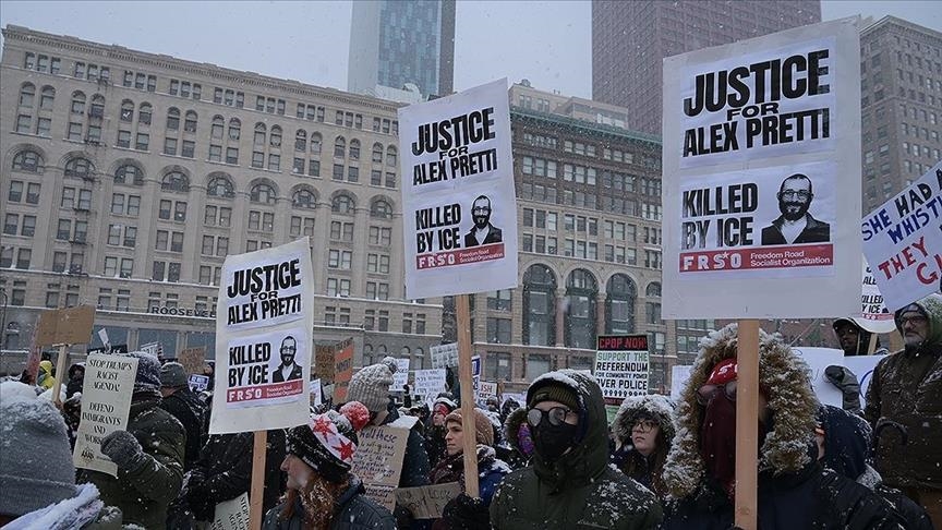 منظمة أمريكية تكشف هوية موظفَي "الهجرة" المتورطَين بمقتل ممرض