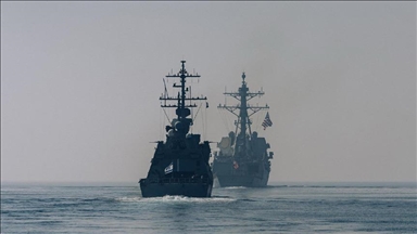 تدريب مشترك لمدمرة أمريكية وسفن حربية إسرائيلية بالبحر الأحمر