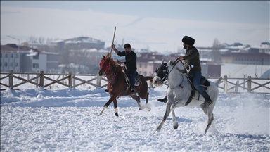 Kars'ın turizm destinasyonunda önemli yer tutan cirite ilgi artıyor