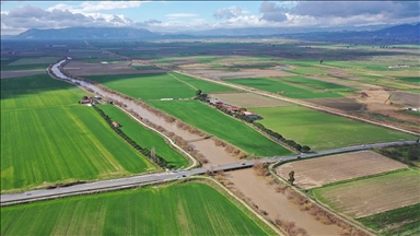 Büyük Menderes Nehri yağmur sularıyla güçlendi 