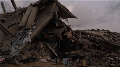 Un enfant palestinien tué lors d'une frappe navale israélienne contre des tentes de déplacés dans le sud de Gaza