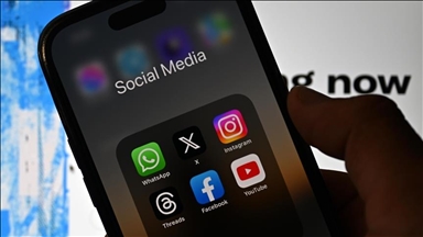 BE: Të gjitha opsionet po shqyrtohen për ndalimin e rrjeteve sociale për fëmijët