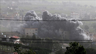 غارات إسرائيلية على قريتين جنوبي لبنان بعد إنذارات بالإخلاء