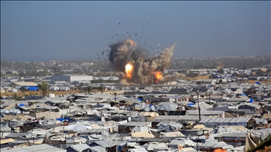 مقتل طفل فلسطيني بقصف إسرائيلي لخيام نازحين جنوبي غزة 