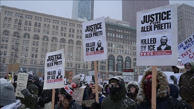 منظمة أمريكية تكشف هوية موظفَي "الهجرة" المتورطَين بمقتل ممرض